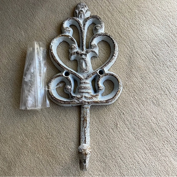 Quality Set Of 3 Iron Wall Hooks New With Install Hardware - Picture 4 of 14